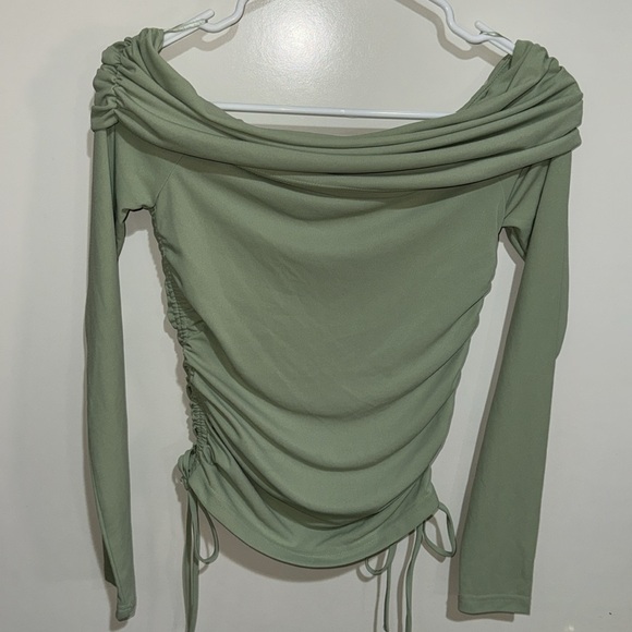 ZARA Long Sleeve Top 💚 - Picture 2 of 4